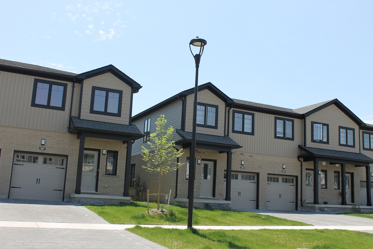 2587-2613, 2621 Holbrook Drive London Ontario, Canada