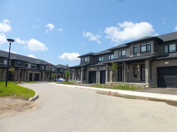 3575; 3635 Southbridge Avenue London Ontario, Canada